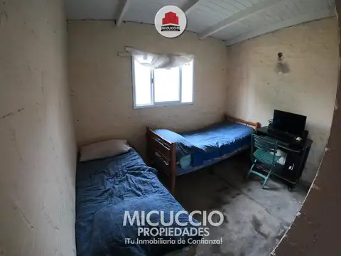 Casa 3 ambientes con 1 baño