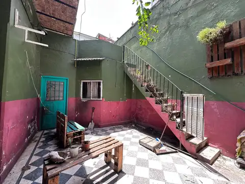 Depto Tipo Casa 6 ambientes con 2 baños