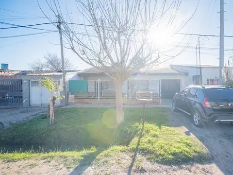 Casa 3 dormitorios, patio c/ pileta en Santo Tomé