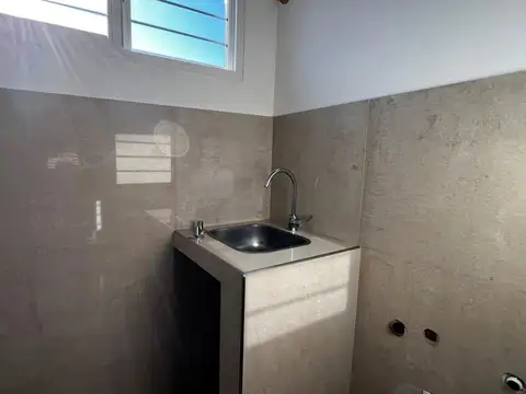 Local departamento dos dormitorios Ituzaingo norte