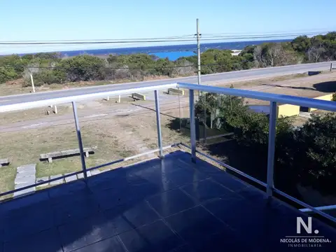 CASA DE 4 DORMITORIOS EN VENTA, FRENTE AL MAR EN JOSE IGNACIO