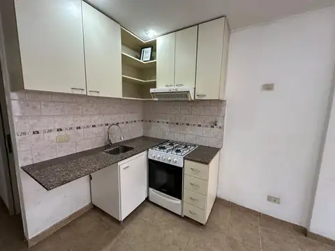 Departamento en Alquiler en Ramos Mejia, $ 450.000