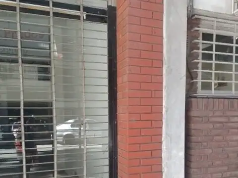 ALQUILO LOCAL FRENTE SUPERIOR DE COMERCIO