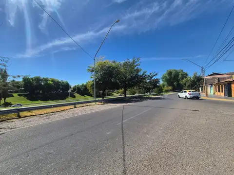LATERAL DE CIRCUNVALACION Y CASEROS 1300