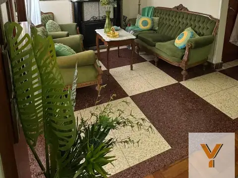Depto Tipo Casa 5 ambientes con 2 baños