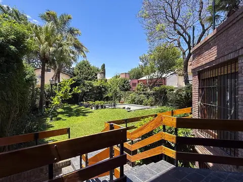 Casa 7 ambientes con 4 baños