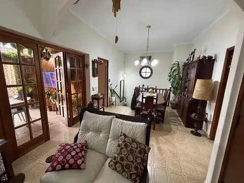 Depto Tipo Casa 5 ambientes con 1 baño