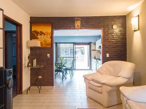 Casa 3 ambientes con 1 baño