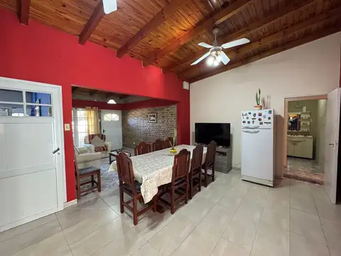 Casa 6 ambientes con 1 baño