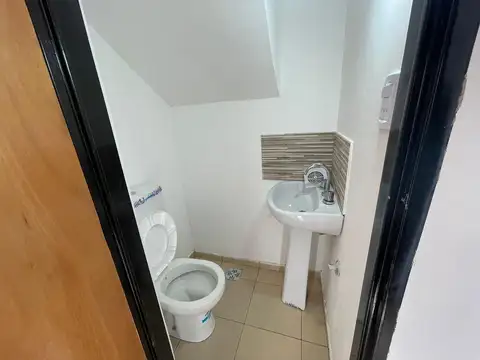 Casa en Alquiler en Castelar, $ 750.000