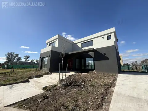 Casa en Alquiler de 4 dormitorios