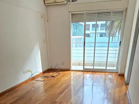 DEPARTAMENTO DE 2 AMBIENTES CON COCHERA EN VENTA. VICENTE LOPEZ
