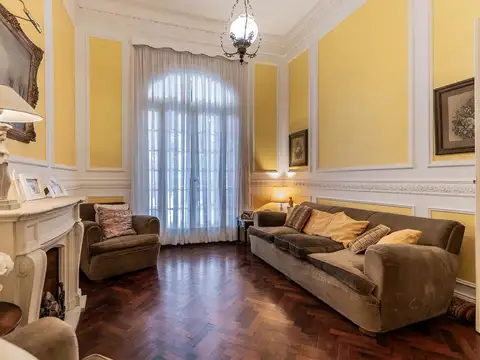 Casa 8 ambientes con 2 baños