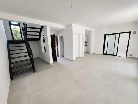 Casa duplex lomas de san isidro 3 dormitorios pileta