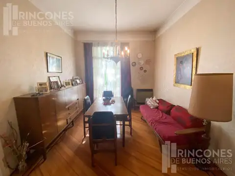Departamento 2 amb   balcón – Edificio de categoría en Av. Montes de Oca al 1700 – Barracas