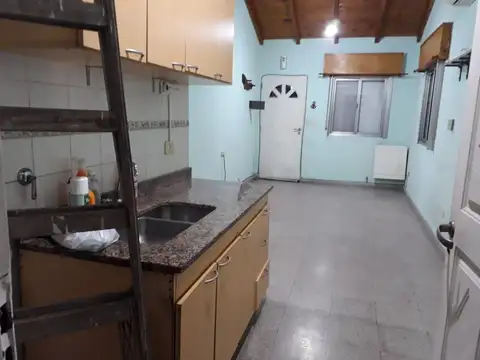 Evaristo Iglesias al 1000, e/Pringles y Uriburo, Ezpeleta