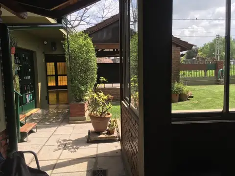 Casa 3 ambientes con 2 baños