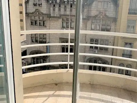 Av Cordoba 2400 , Piso 5