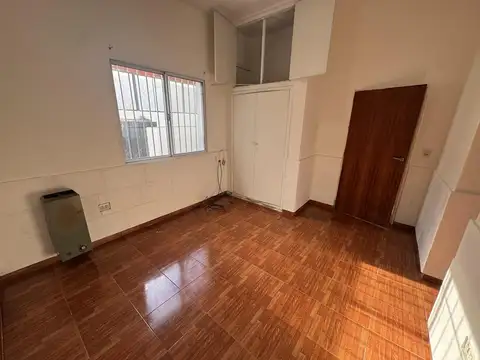 Departamento en Alquiler en Rafael Calzada, $ 450.000