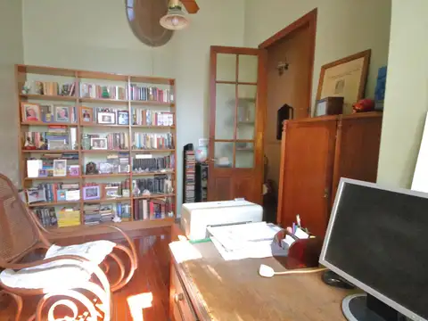 Casa 7 ambientes con 2 baños