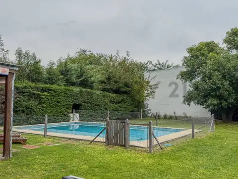 Casa en Venta con 2 cocheras