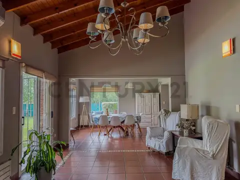 452 entre 21 y 21 1200, Piso 0