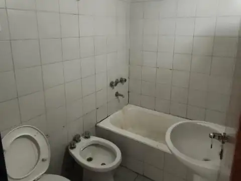 Departamento en Alquiler en Alberdi, $ 600.000