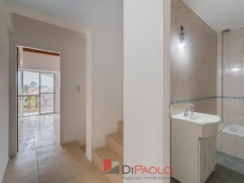 Depto Tipo Casa en Venta con 1 cocheras