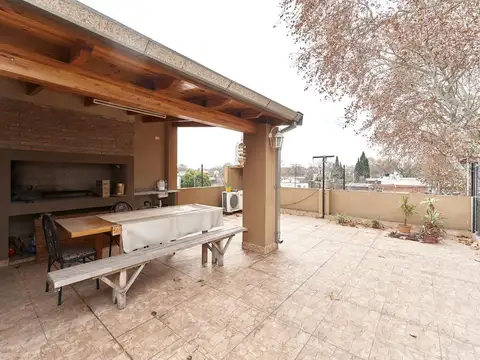 VENTA Casa planta alta en Castellanos al 2000