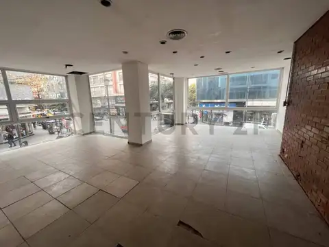 Oficina 3 ambientes con 2 baños
