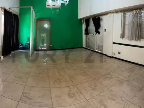 De Los Inmigrantes 1600, Piso 0