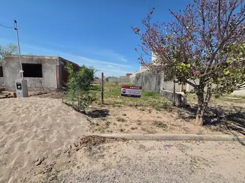 Calle Pública N° 12 MZA 93 LOTE 44 100
