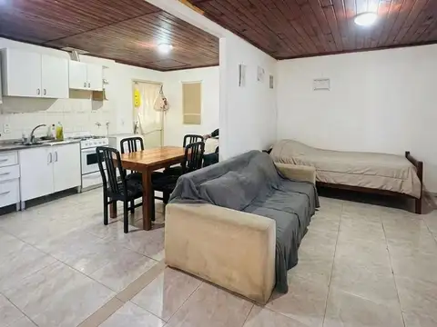 Casa 4 ambientes con 1 baño