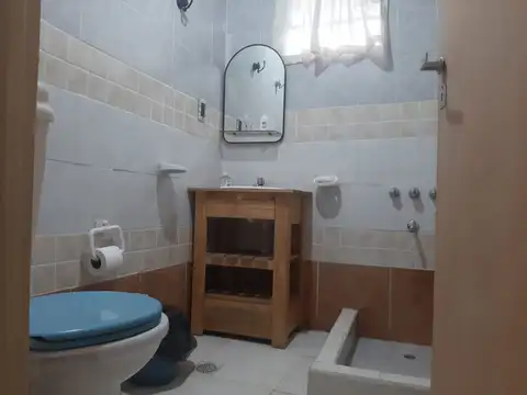 CASA 2 AMB EN VENTA EN GONZALEZ CATAN APTA CREDITO