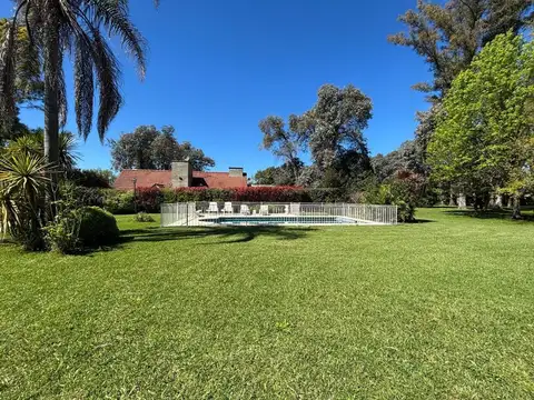 Casa en Venta con 2 cocheras