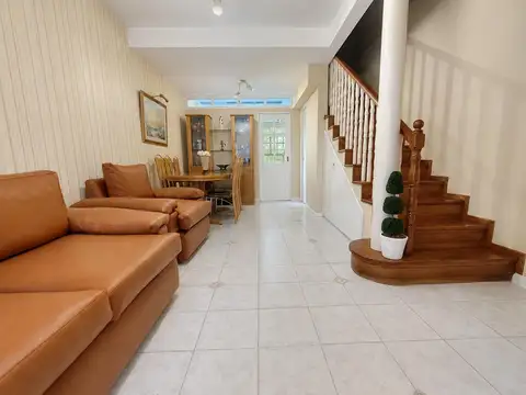 Casa 3 ambientes con 2 baños