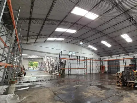 Alquiler Galpón más Casa de gran porte