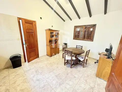 Casa 6 ambientes con 1 baño