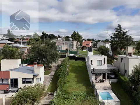 Casa en venta en Barrio La Quinta de 3 dormitorios y a 100 metros del rio / PHO7935717 / 