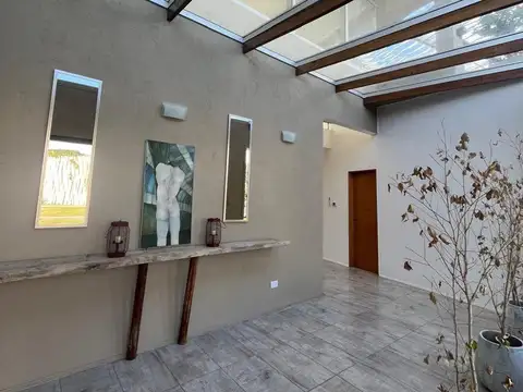 Casa en Alquiler en Haras Santa María, USD 2.400
