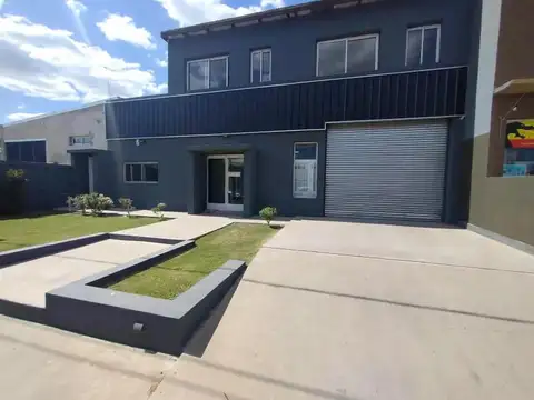 Local comercial mas 2 monoambientes en Roldan sobre calle Galvez