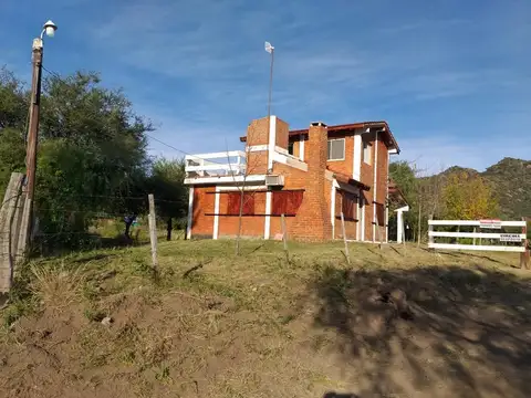 Casa 4 ambientes con 1 baño