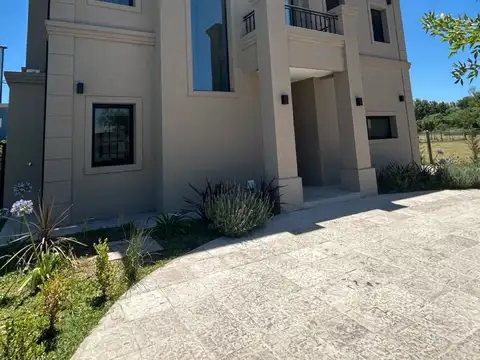 Casa en Venta en Santo Tomas, USD 350.000