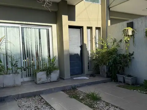 DUPLEX 2 DORM CON PARQUE Y PARRILLA- Calle 460 e/ Belgrano y 23 , CITY BELL - LA PLATA