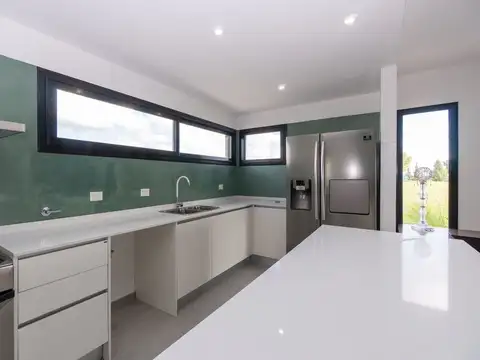 CASA EN VENTA EN AREA 60 LA VICTORIA A ESTRENAR