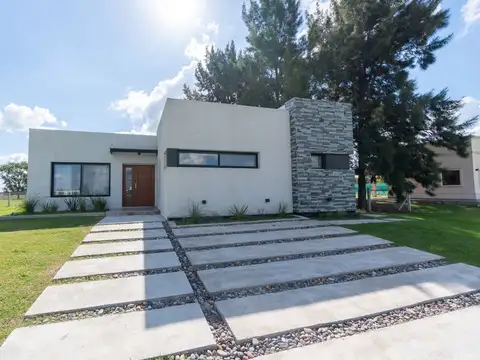 Casa en Venta en Coronel Brandsen, USD 185.000