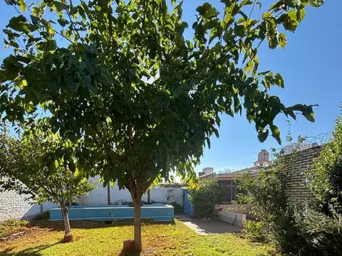 Casa con departamento pileta santa ana guaymallen