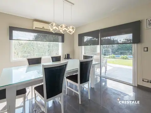 Casa 7 ambientes con 4 baños