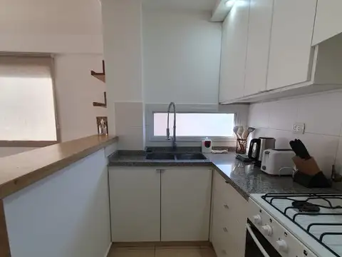 Alquilo Depto dos Dor con amplio Balcon Chacabuco 1068. Edificio con Seguridad