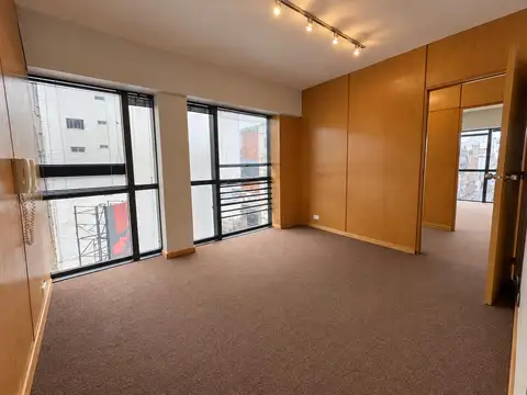 Oficina de 4 ambientes en venta/alquiler en San Nicolás – Excelente ubicación